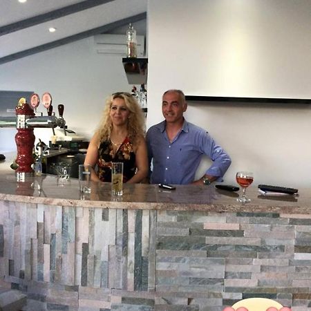 Hotel Restaurant Le Mistral Peipin Luaran gambar