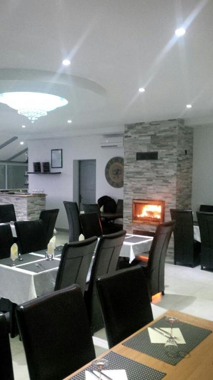 Hotel Restaurant Le Mistral Peipin Luaran gambar